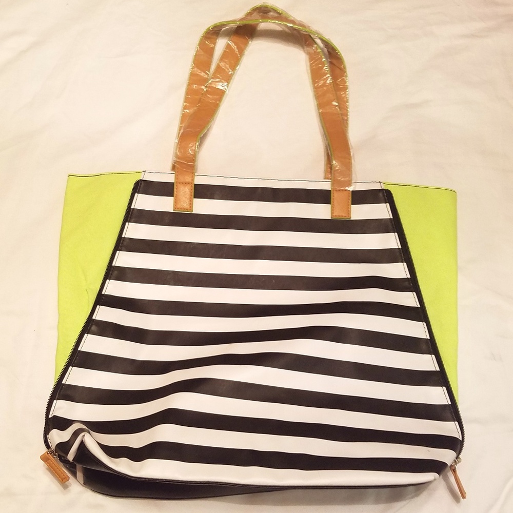 DSW Convertible Large Tote NWOT